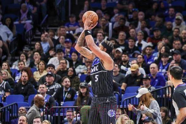 班凯罗26分 魔术战胜灰熊